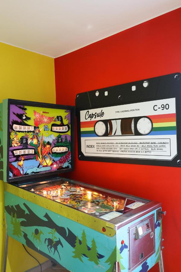 Capsule 90'S - Balneo - Sauna - Flipper - Billard - Netflix - Nintendo Switch & Jeux - Mons Exterior photo
