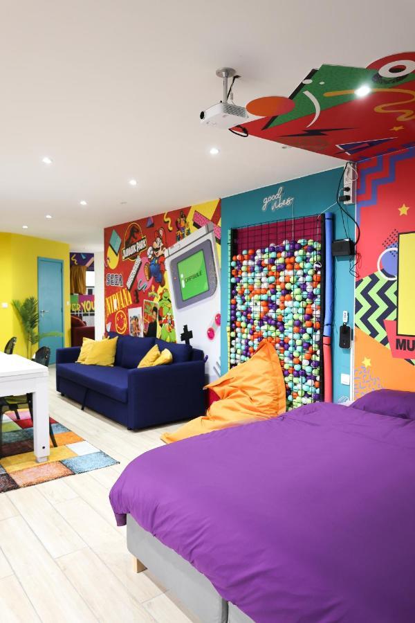 Capsule 90'S - Balneo - Sauna - Flipper - Billard - Netflix - Nintendo Switch & Jeux - Mons Exterior photo