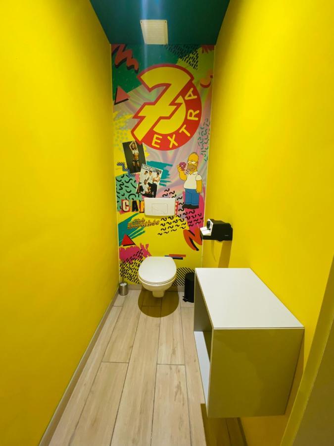 Capsule 90'S - Balneo - Sauna - Flipper - Billard - Netflix - Nintendo Switch & Jeux - Mons Exterior photo