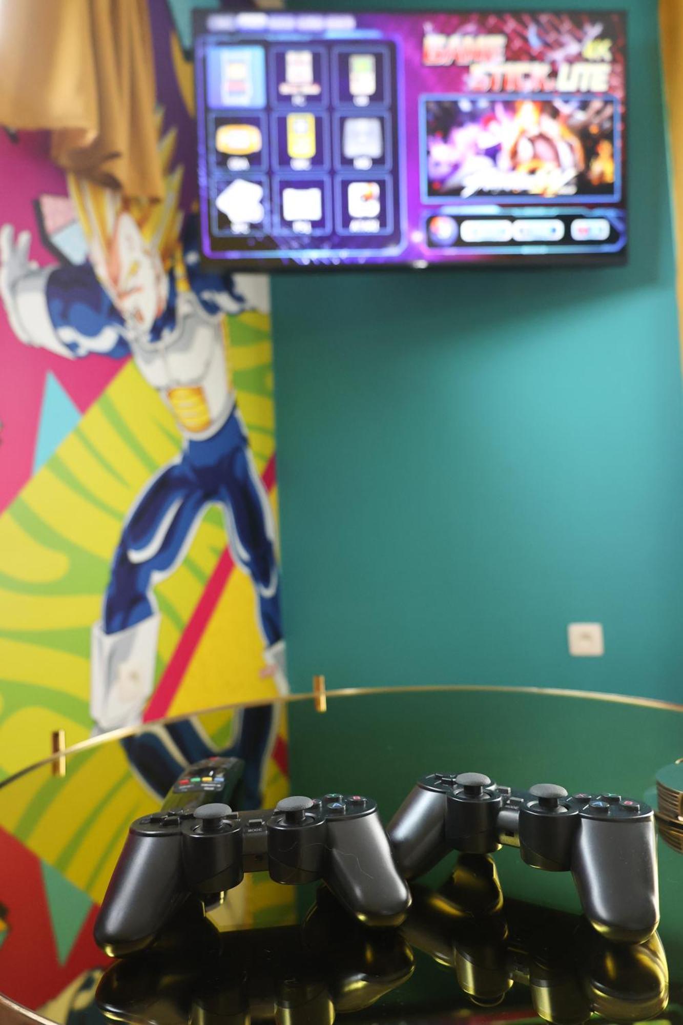 Capsule 90'S - Balneo - Sauna - Flipper - Billard - Netflix - Nintendo Switch & Jeux - Mons Exterior photo