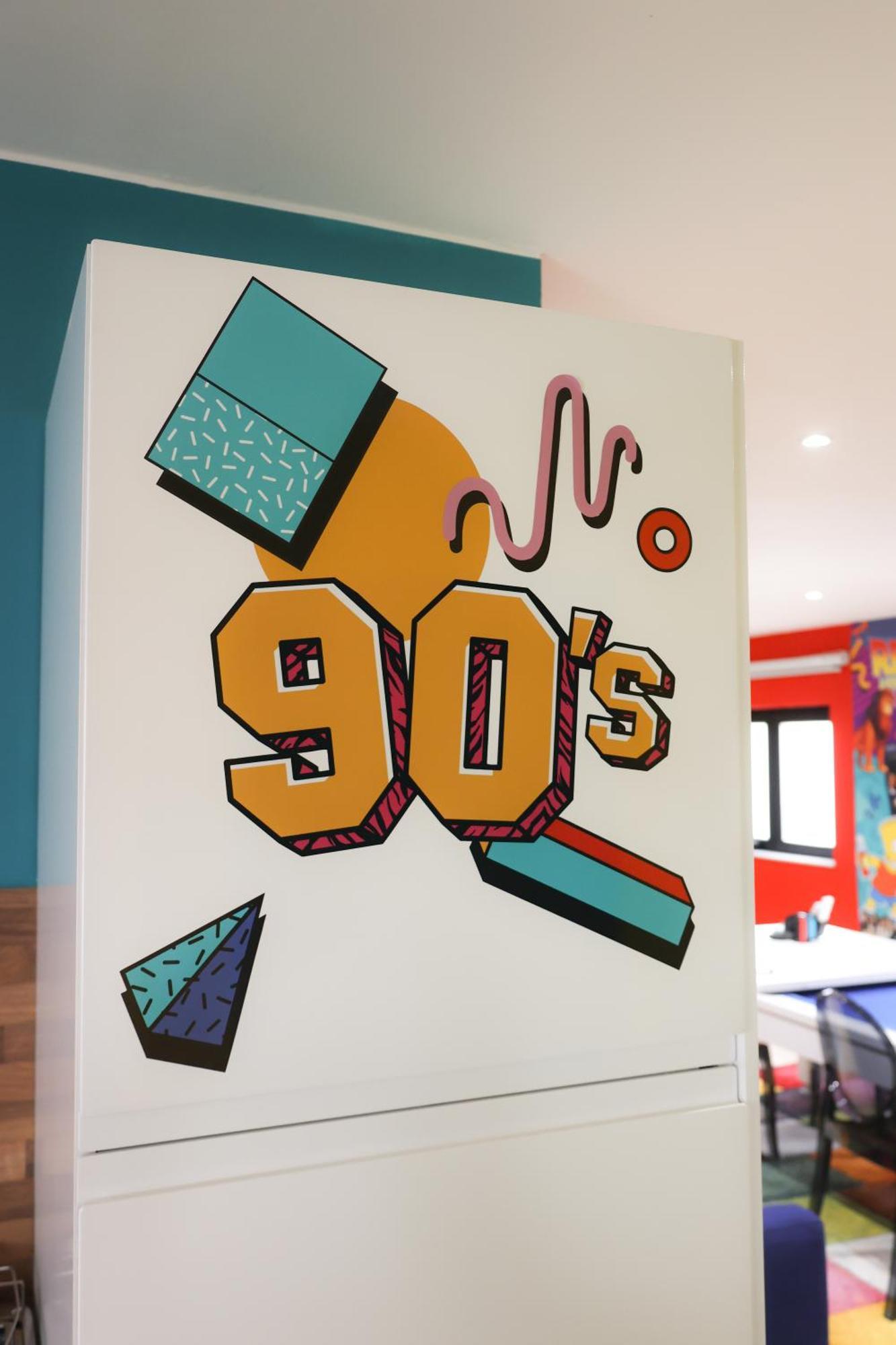 Capsule 90'S - Balneo - Sauna - Flipper - Billard - Netflix - Nintendo Switch & Jeux - Mons Exterior photo