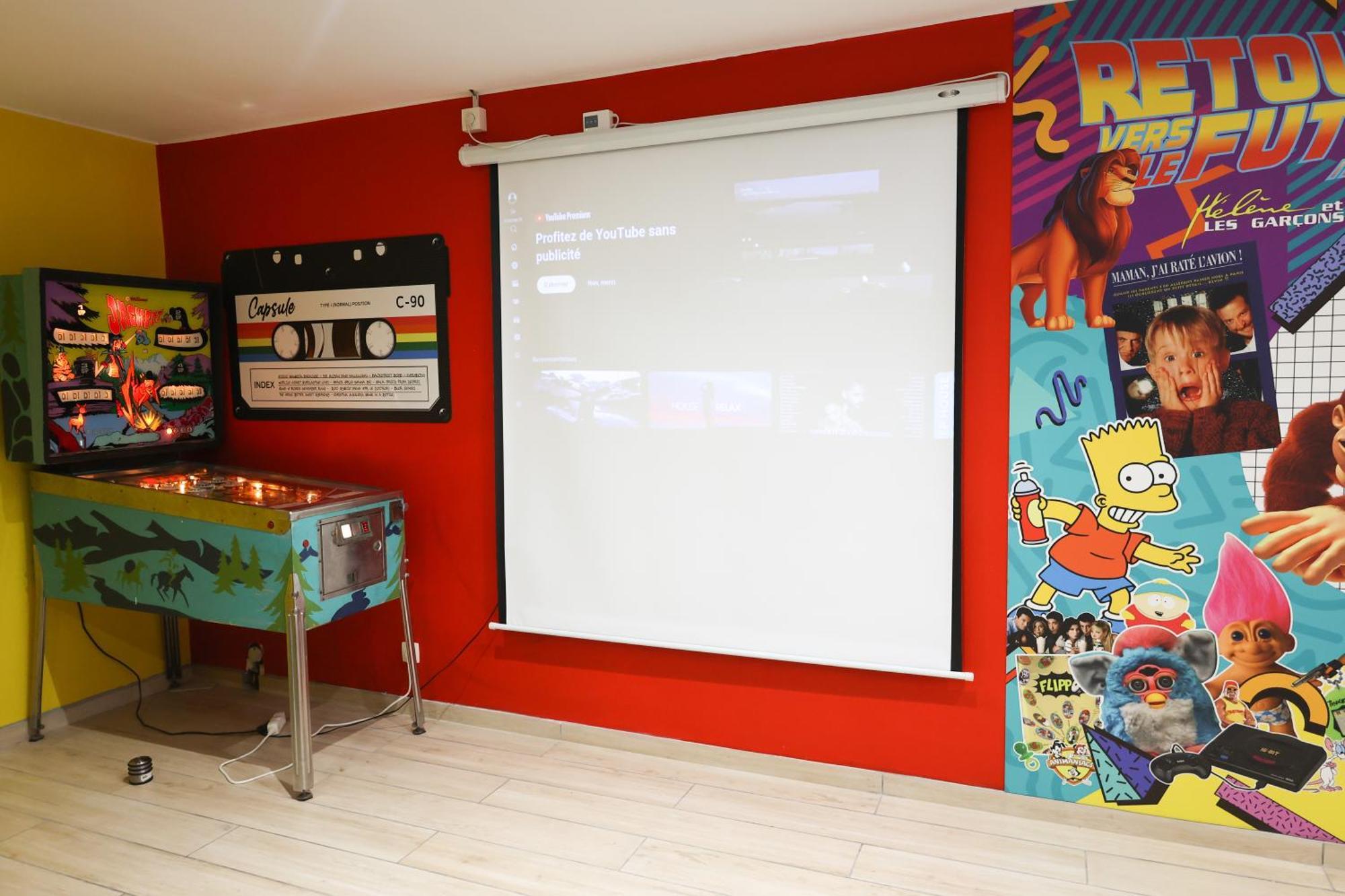 Capsule 90'S - Balneo - Sauna - Flipper - Billard - Netflix - Nintendo Switch & Jeux - Mons Exterior photo