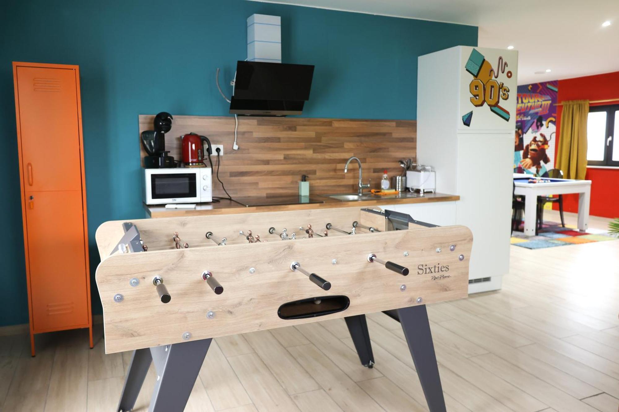 Capsule 90'S - Balneo - Sauna - Flipper - Billard - Netflix - Nintendo Switch & Jeux - Mons Exterior photo